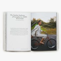 Magazines The Skirt Chronicles - Volume VII -Howlin's Shop THESKIRTCHRONICLES3